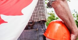 Trợ cấp phong tỏa dành cho người lao động Canada bắt đầu nhận đơn